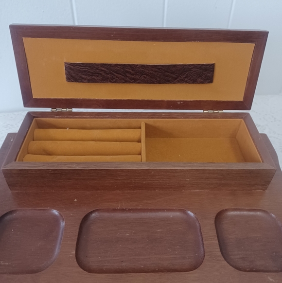 Vintage Wooden Jewelry Box - Picture 3 of 9